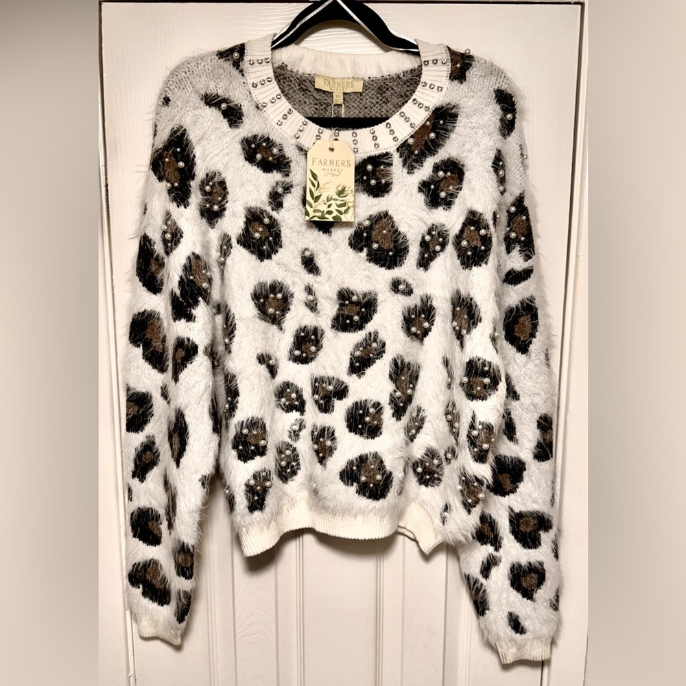 Chic Fuzzy Leopard Print Sweater